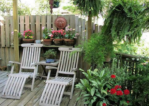 The Garden Party Edit: Tips for Hosting a Low-Key Outdoor Gathering